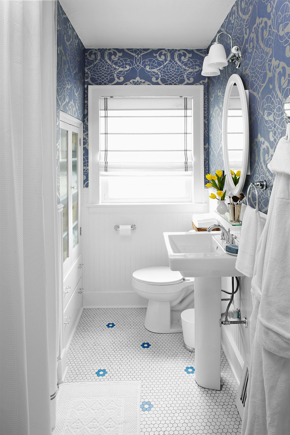 Small Bathroom Remodels Done With Budget-Friendly Ideas