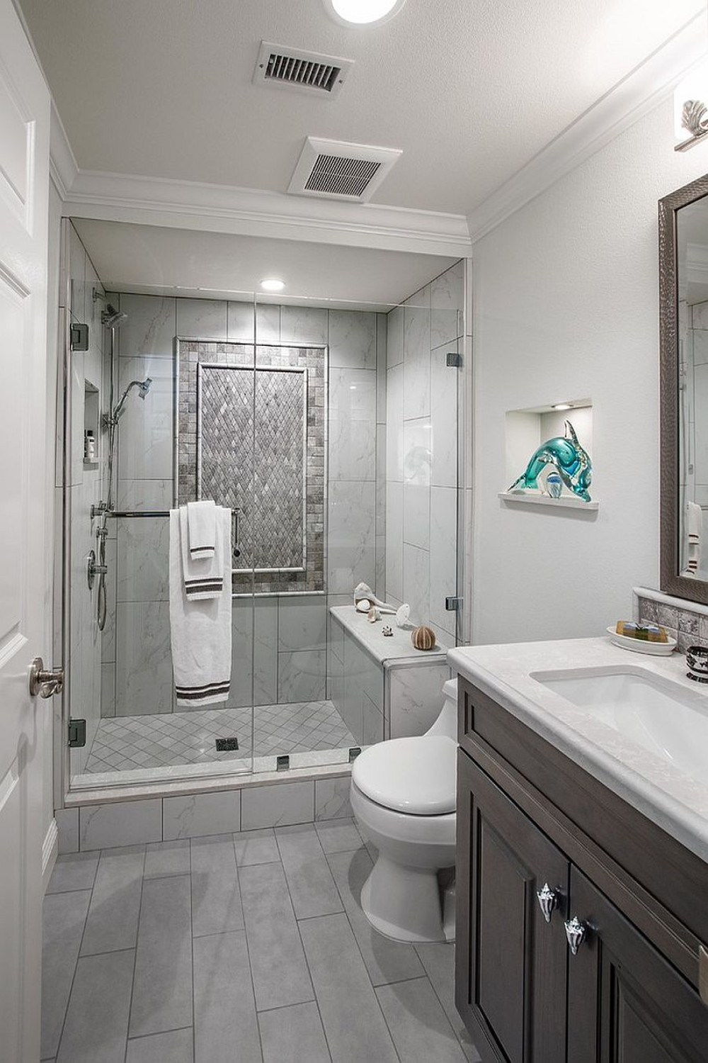 Small Gray Bathroom Ideas: A Balance Between Style and Space