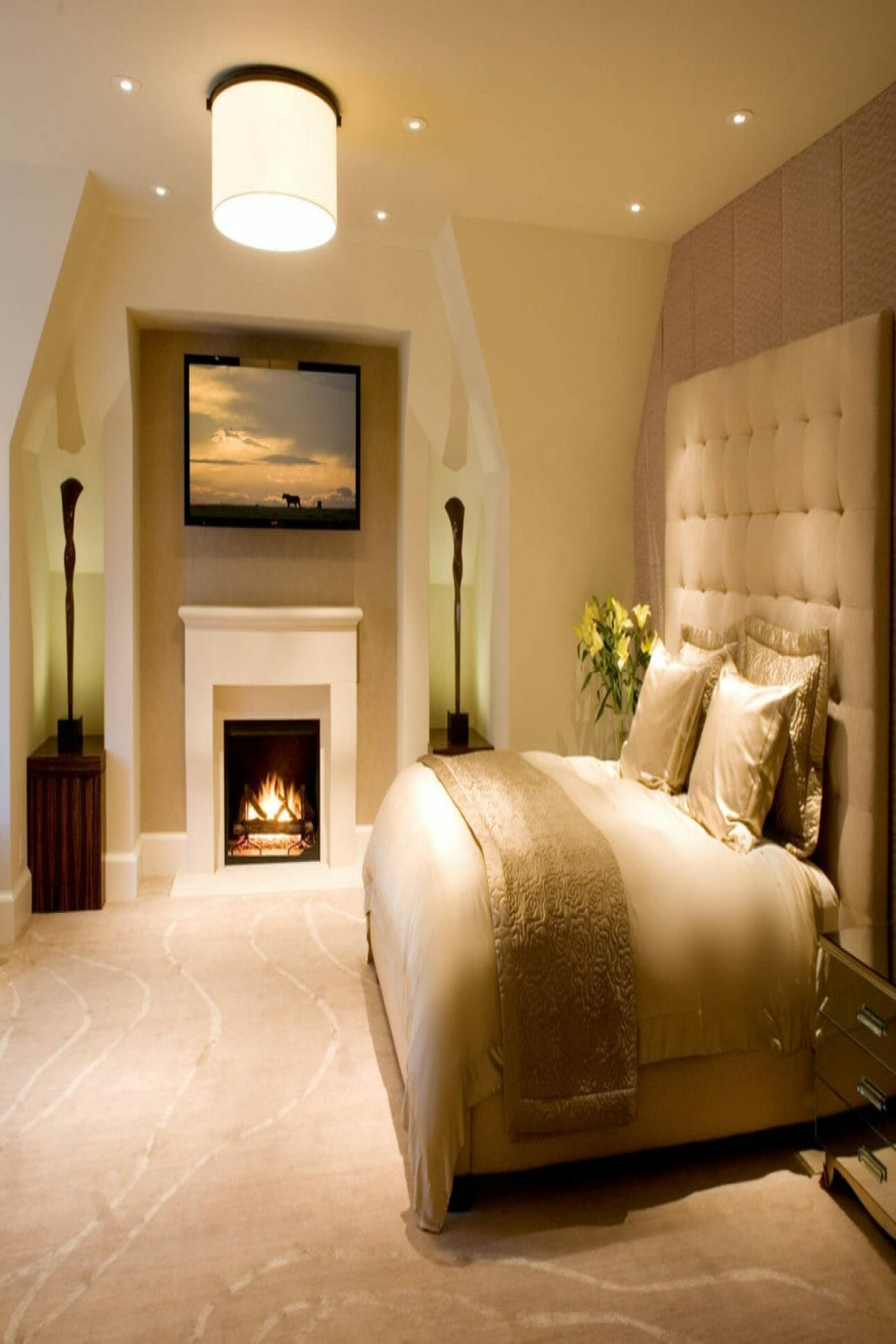 Astonishing Golden and White Bedroom Ideas to Steal