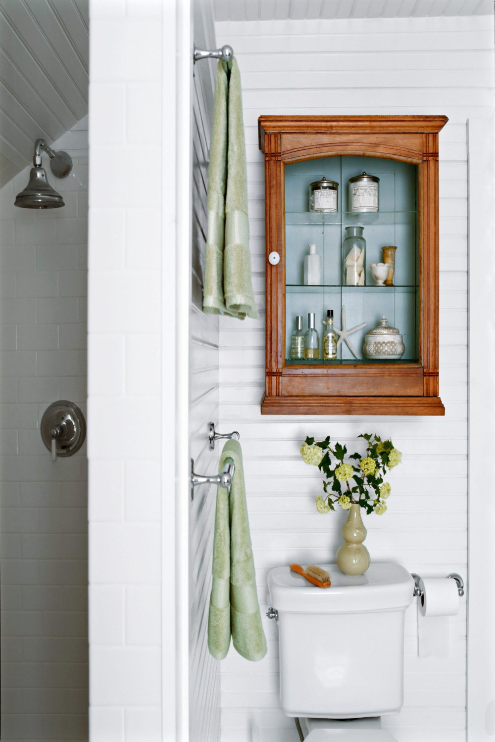 Bathroom Towel Storage Ideas That Are Pretty and Practical