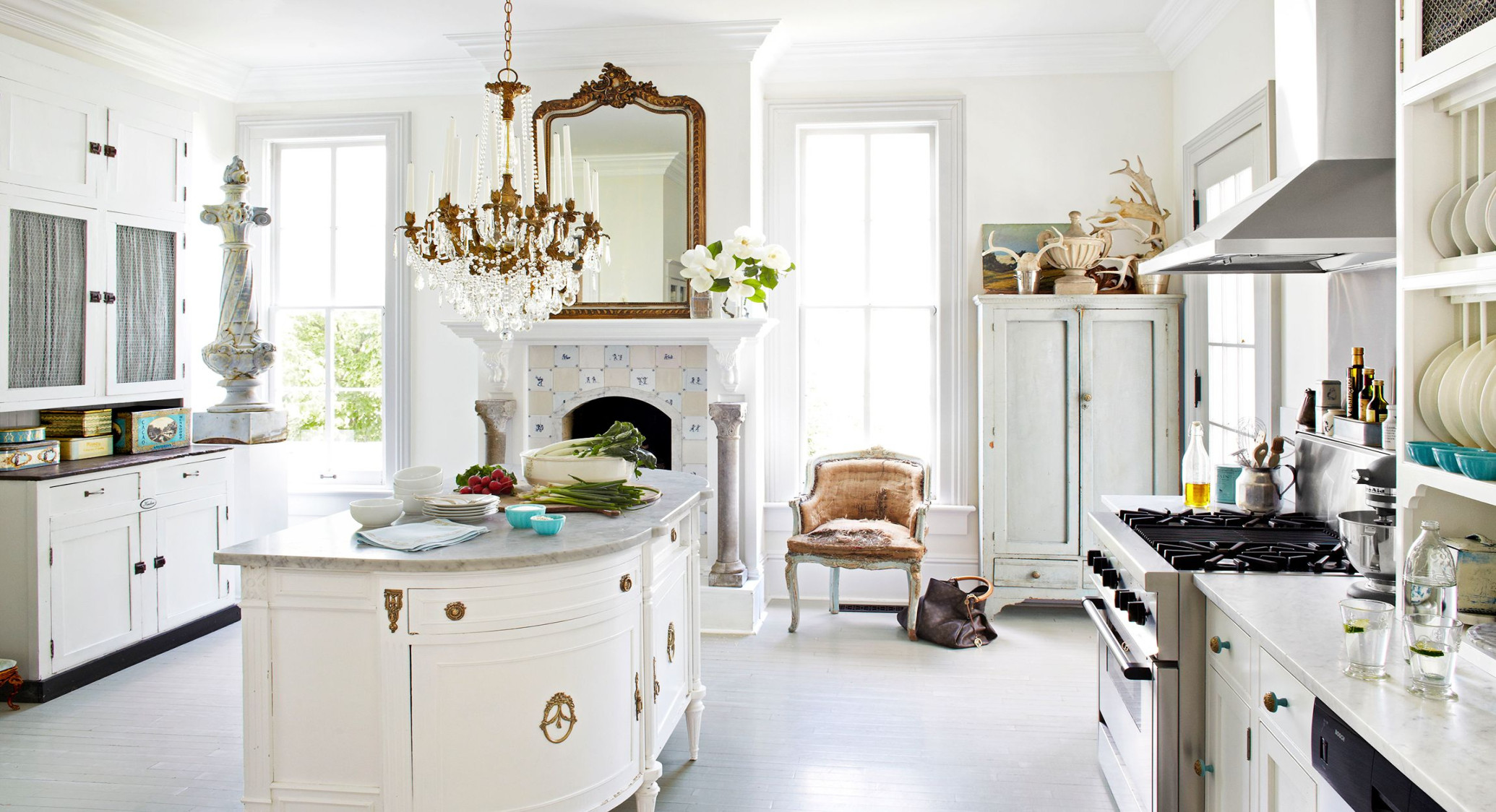 Chic French Country Kitchens - Farmhouse Kitchen Style Inspiration