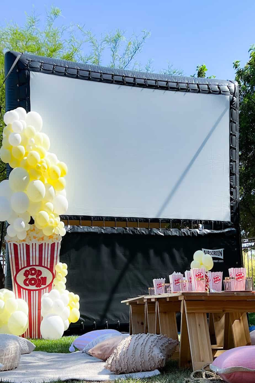 Easy Tips to Host an Epic Outdoor Movie Party! – RB Italia Blog