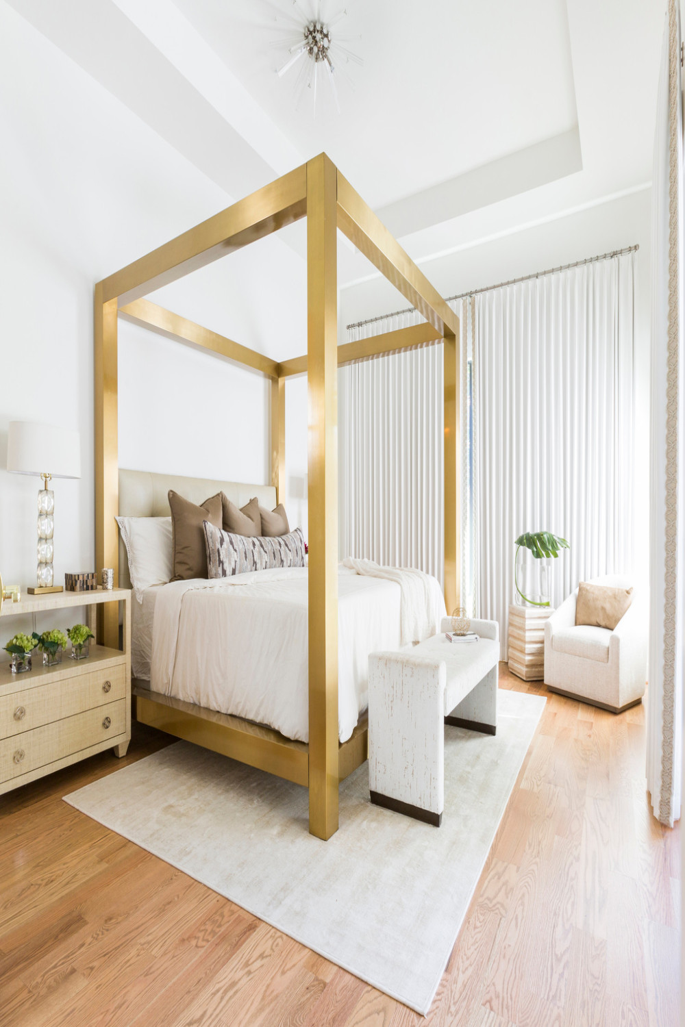 Exquisite White and Gold Bedroom Inspirations for Elegant