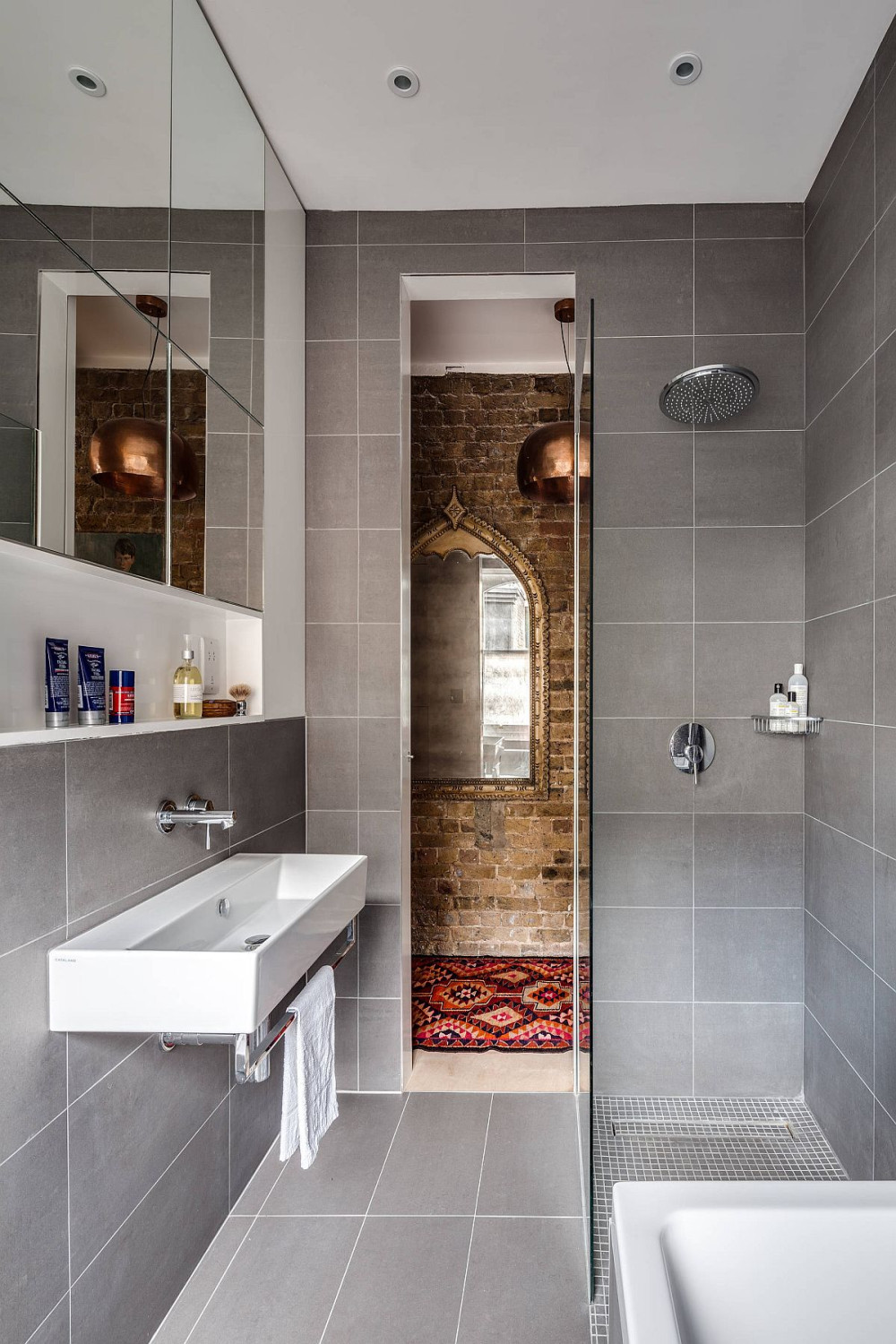 Small Gray Bathroom Ideas: A Balance Between Style and Space