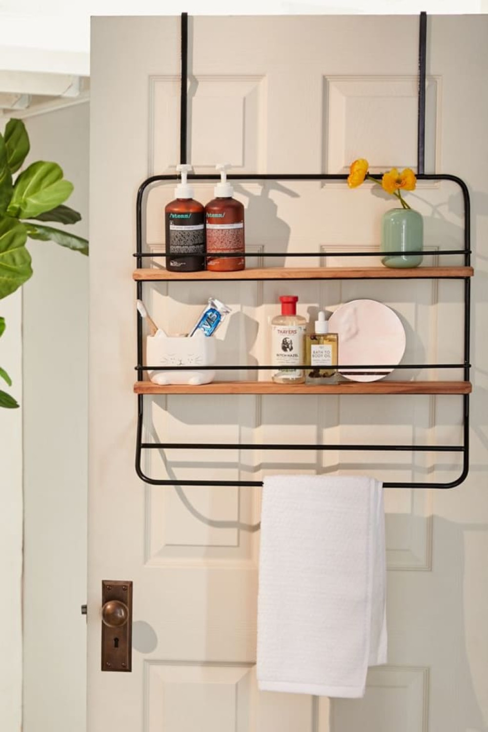 Towel Storage Ideas for Small Bathrooms (With Photos