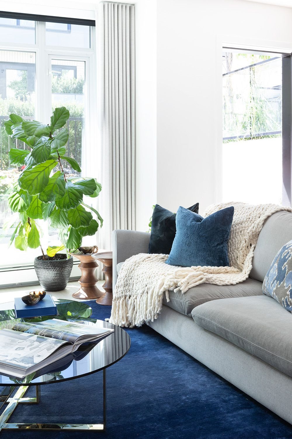 Ways to Decorate With Blue in the Living Room