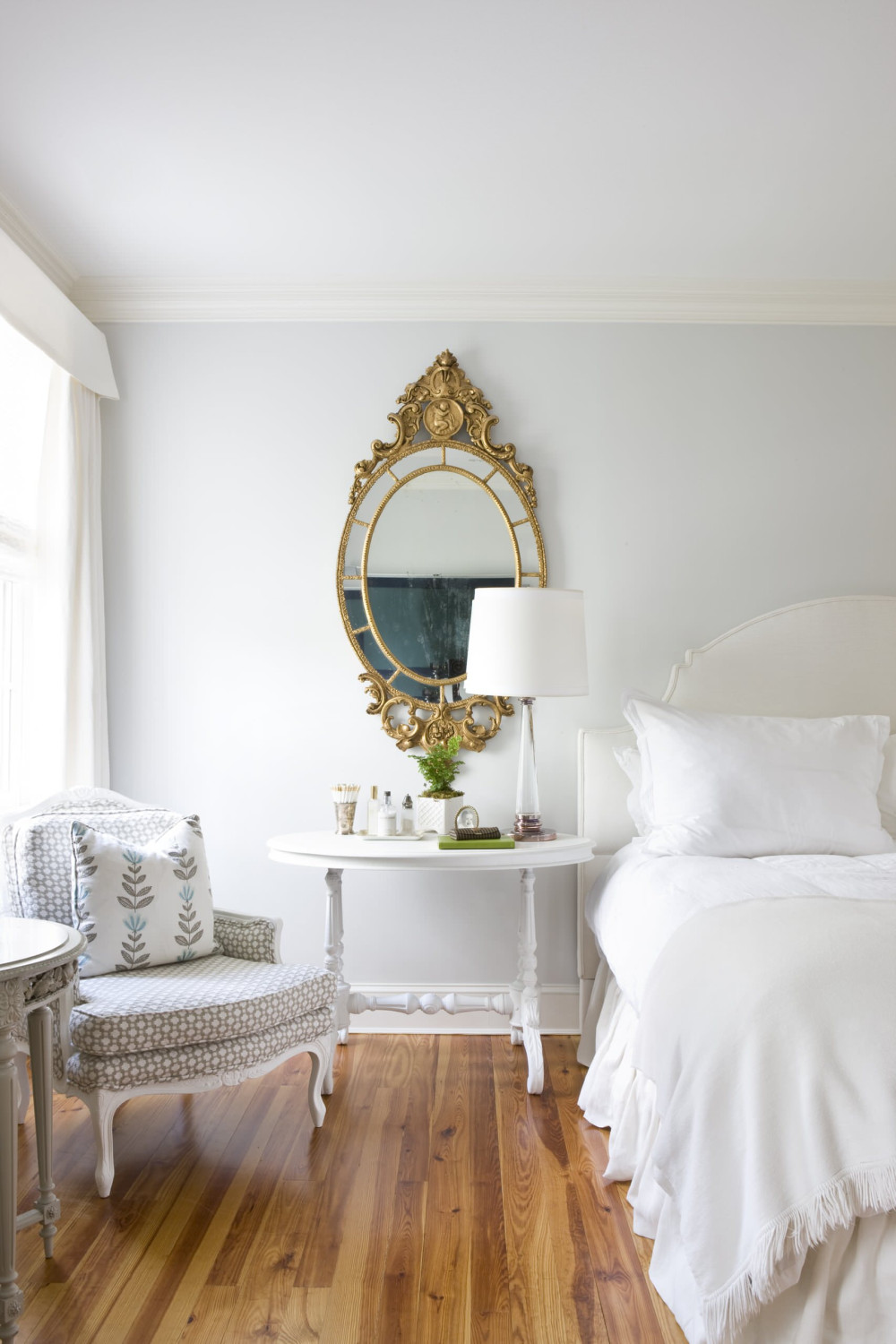 White And Gold Bedroom - Photos & Ideas  Houzz